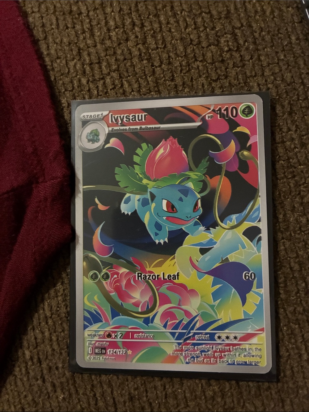 Pokémon Ivysaur Full Art Card - Green/Pink